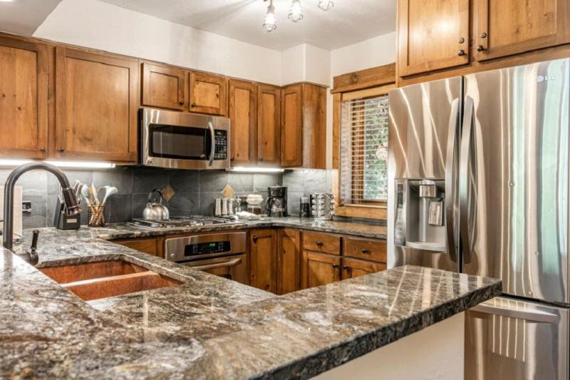 2 Bedroom Mountain Vacation In The Heart Of Village Vail