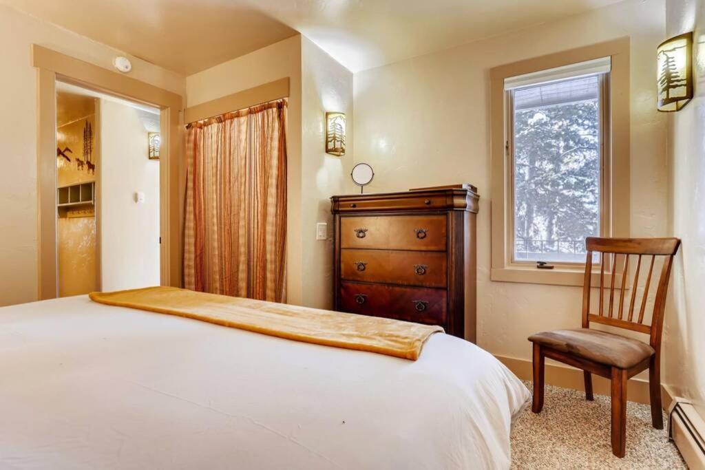 Hot Tub & Sauna Peak 8 Apartamento