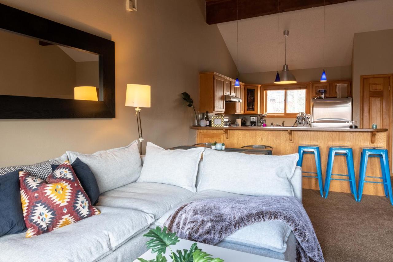 In, Walk Out! The Perfect Mountain Retreat!