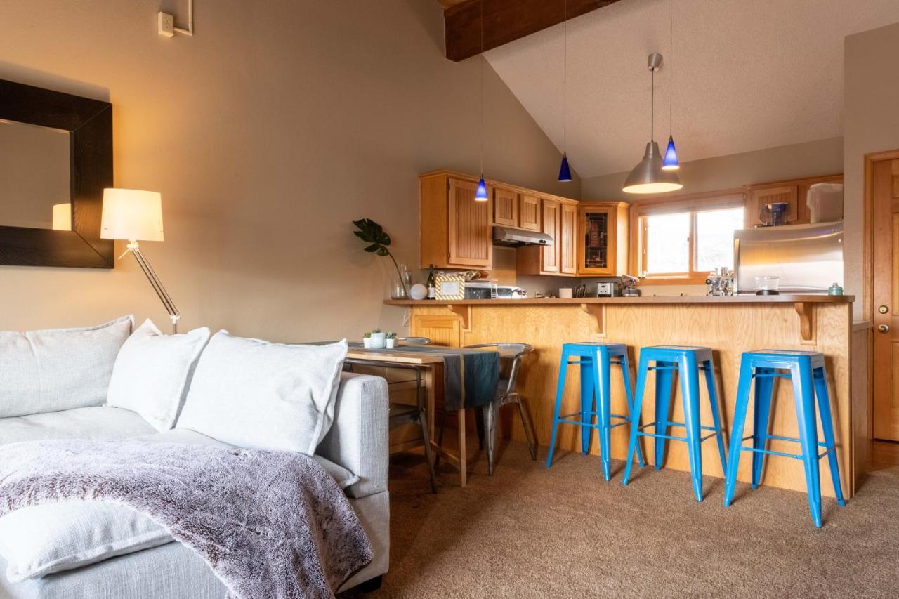 Casa de férias In, Walk Out! The Perfect Mountain Retreat!