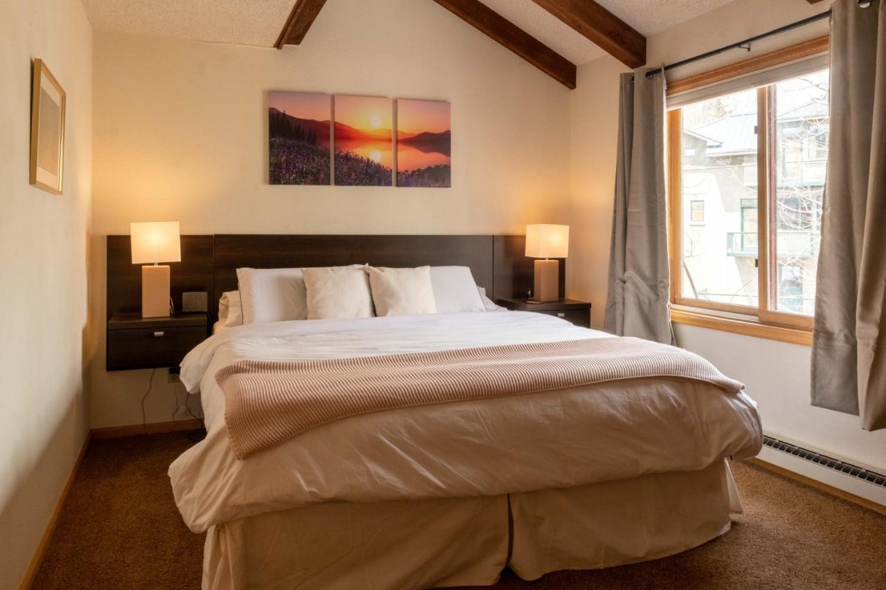 Casa de férias In, Walk Out! The Perfect Mountain Retreat! Crested Butte