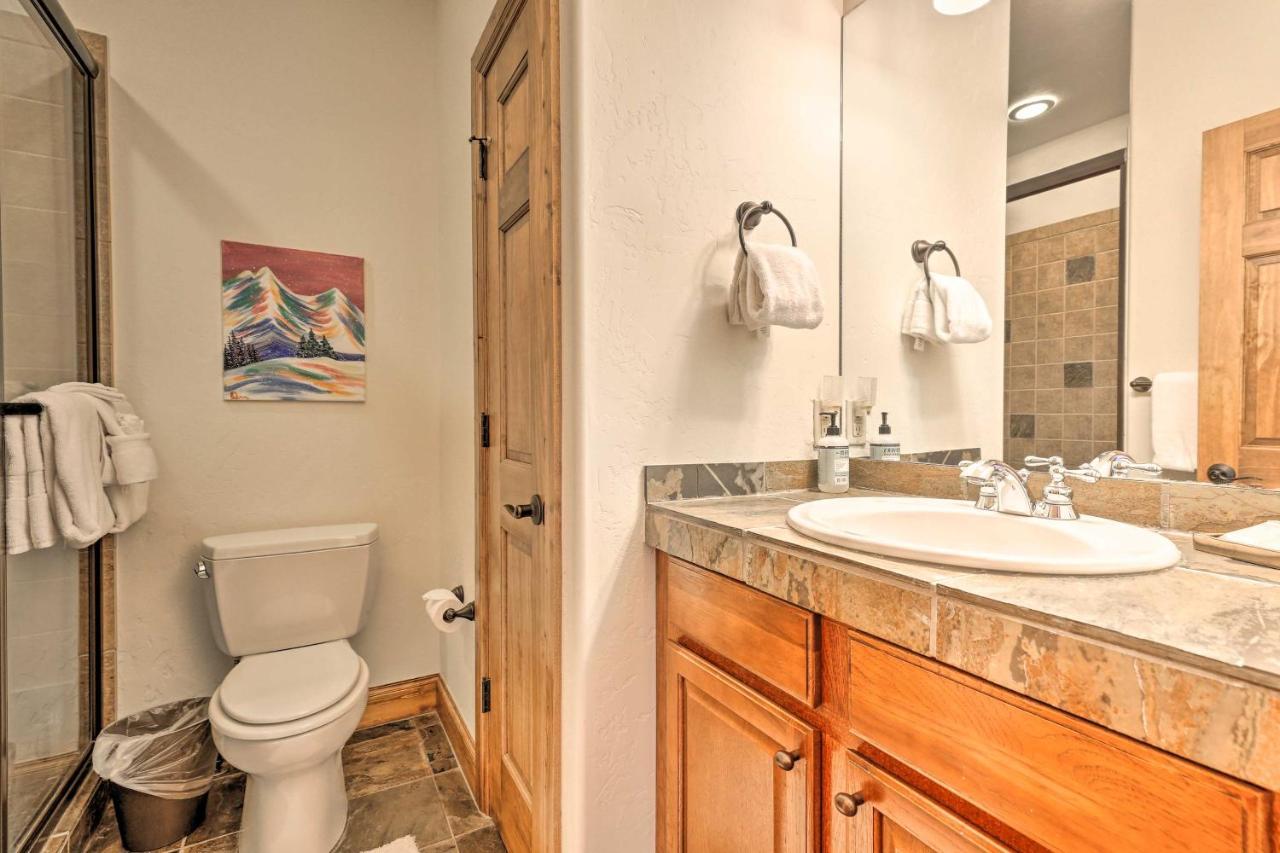 Luxe Rocky Mtn Retreat With Hot Tub - By Winter Park Holiday home