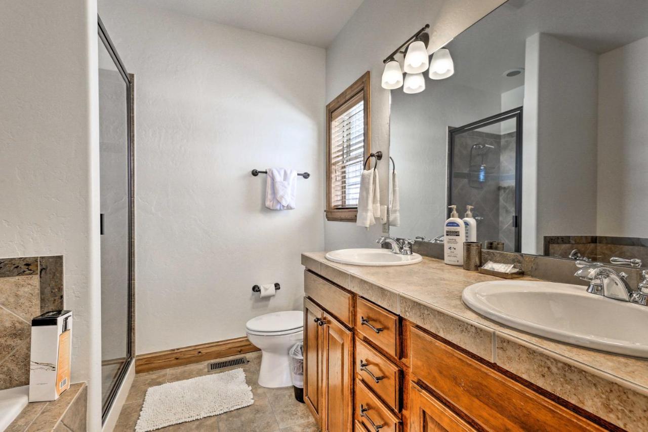 Luxe Rocky Mtn Retreat With Hot Tub - By Winter Park Holiday home Tabernash