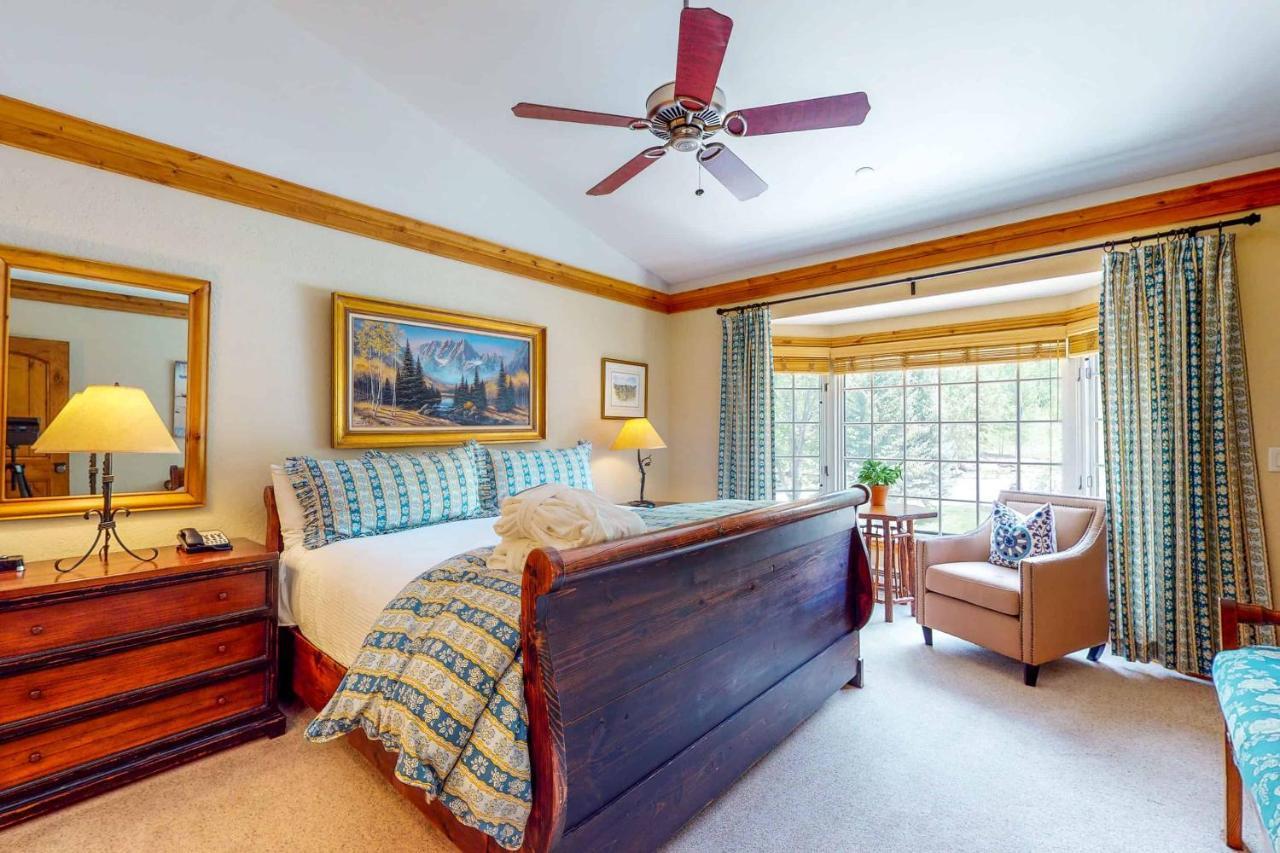 Hotel The Charter At D225