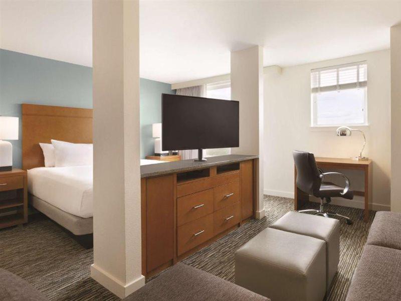 Hyatt House Airport Hotel 3*