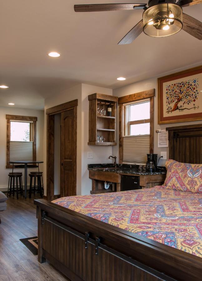 Clear Creek Bed & Breakfast