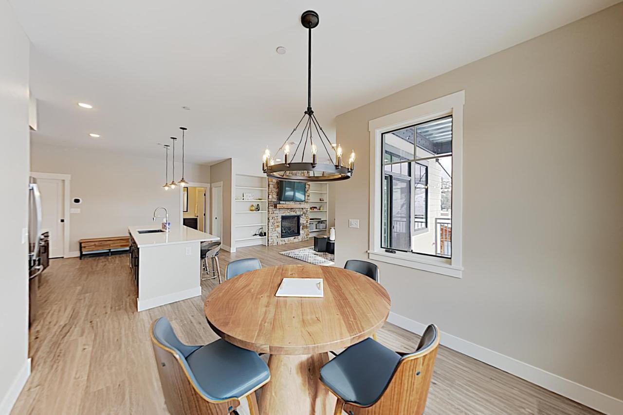 Luxury Loft 307: Mountain Views & Hot Tub Retreat Holiday home Winter Park