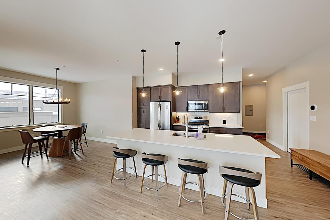 Holiday home Luxury Loft 307: Mountain Views & Hot Tub Retreat