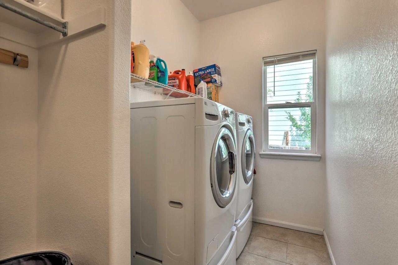 Spacious 15 Mi To Downtown Denver! Holiday home Thornton