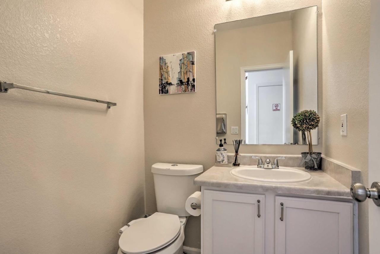Spacious 15 Mi To Downtown Denver! Holiday home Thornton