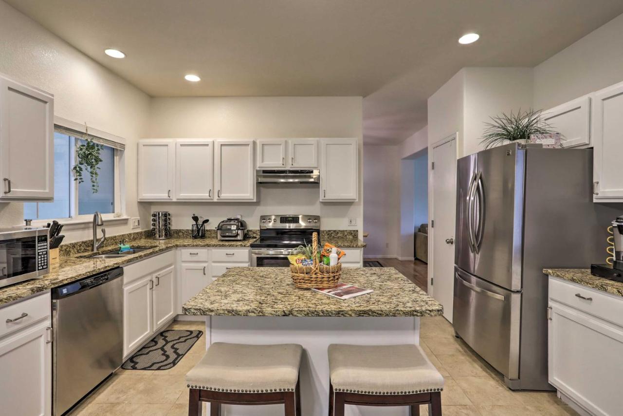 Holiday home Spacious 15 Mi To Downtown Denver!