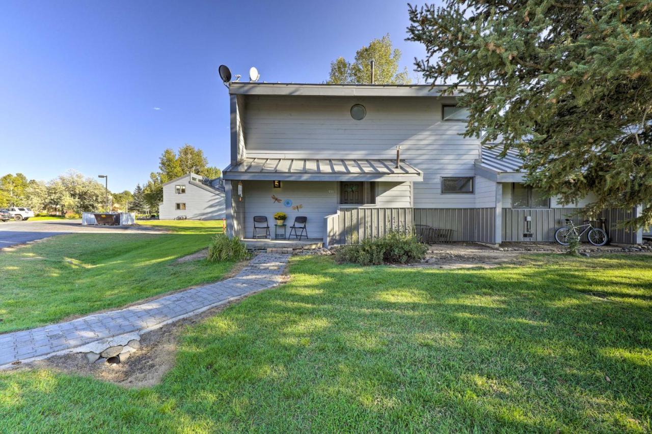 Sunny Escape With Deck And Views! *