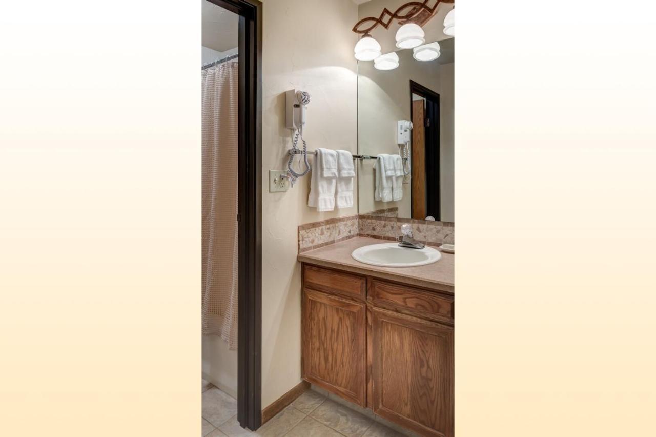 Apartment Bear Claw 315 - Ski-in Ski-out Condo! *