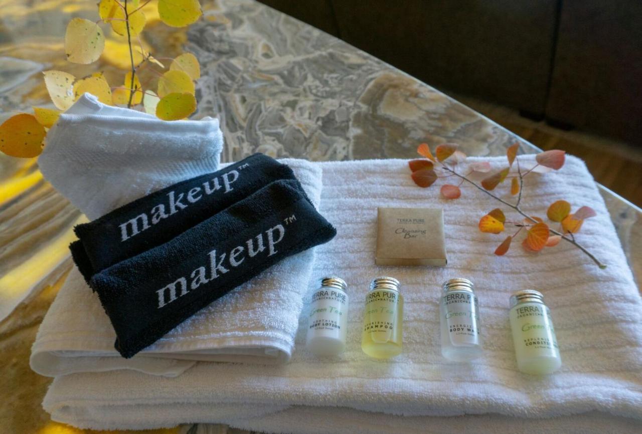 Luxury 613: Poolside Retreat With Activities Package Winter Park