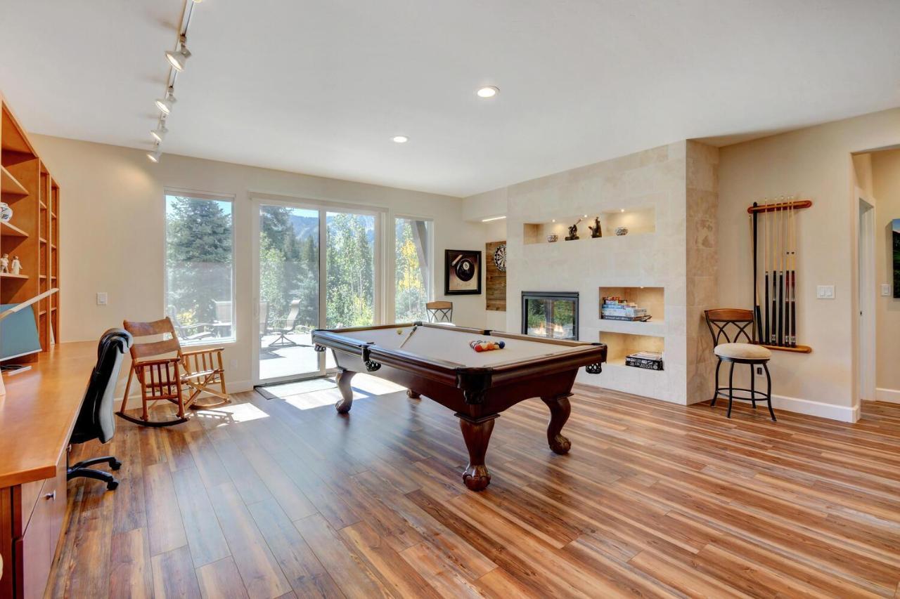 Custom Luxury Villa: Resort-adjacent With Hot Tub And Activity Perks *