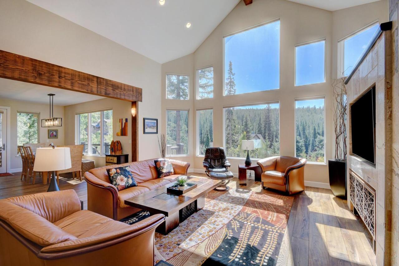 Custom Luxury Villa: Resort-adjacent With Hot Tub And Activity Perks Holiday home Winter Park