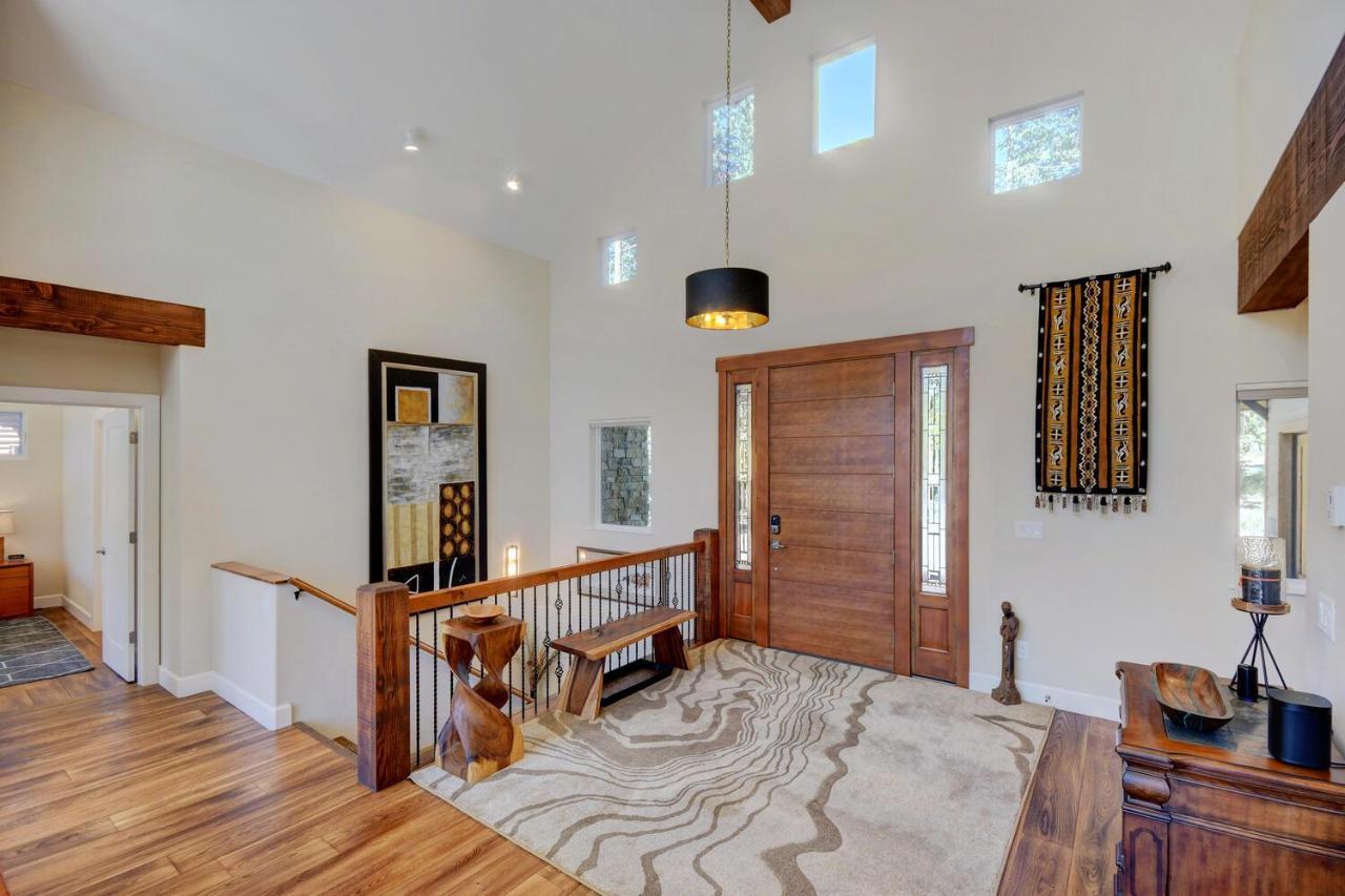 Custom Luxury Villa: Resort-adjacent With Hot Tub And Activity Perks Winter Park