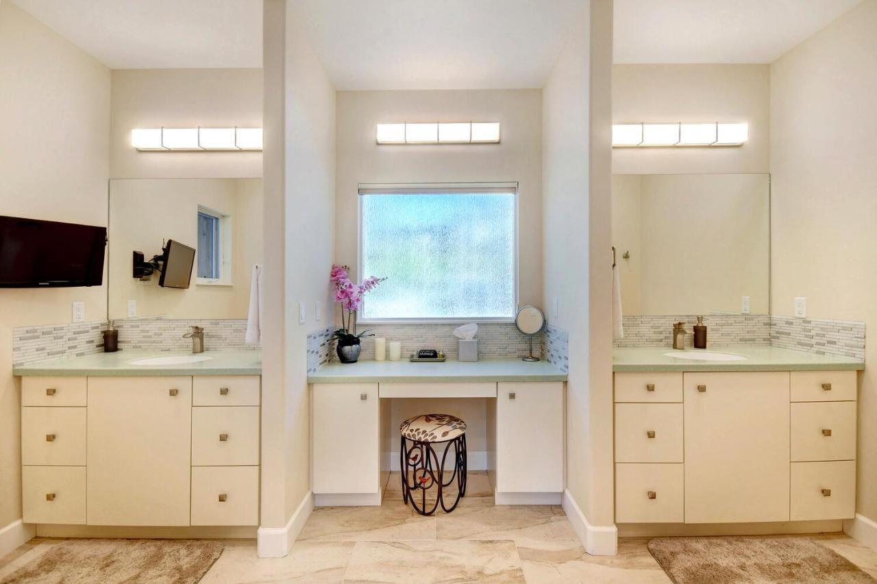 Custom Luxury Villa: Resort-adjacent With Hot Tub And Activity Perks Holiday home *