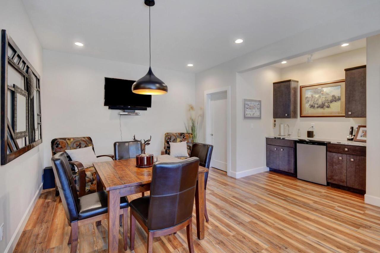 Custom Luxury Villa: Resort-adjacent With Hot Tub And Activity Perks Winter Park