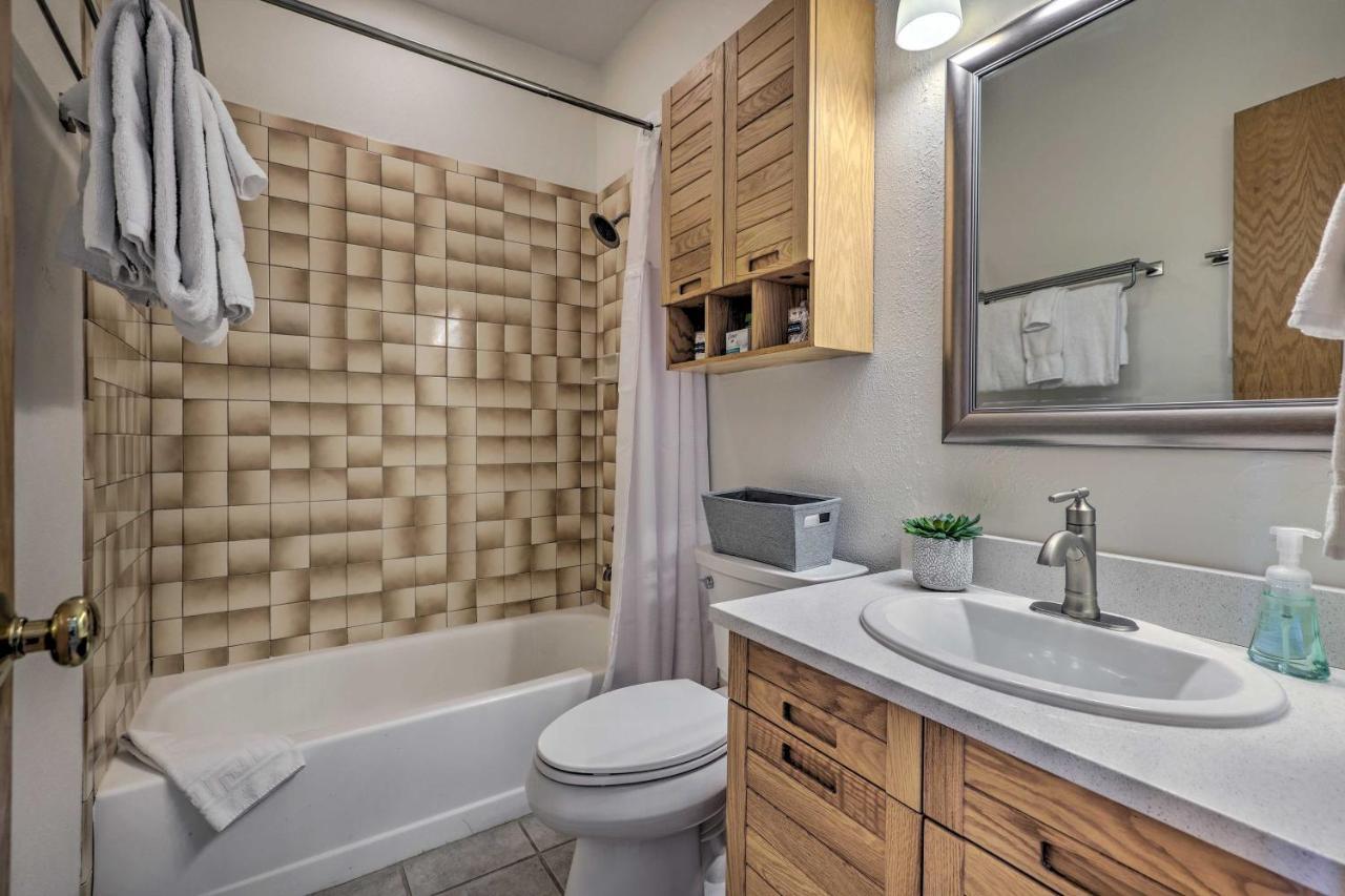 With Pool And Hot Tub Access! *