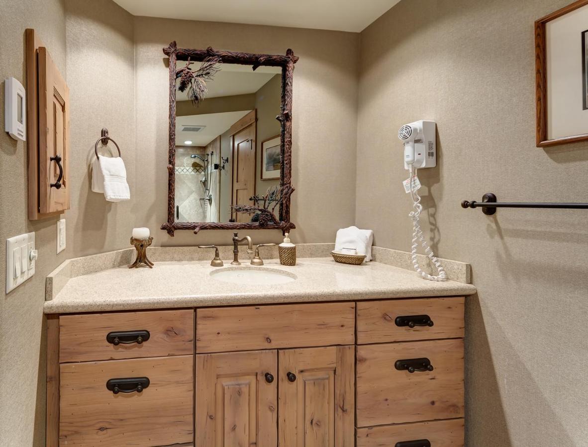 Bear Claw 306 - Ski-in Ski-out Condo! Steamboat Springs