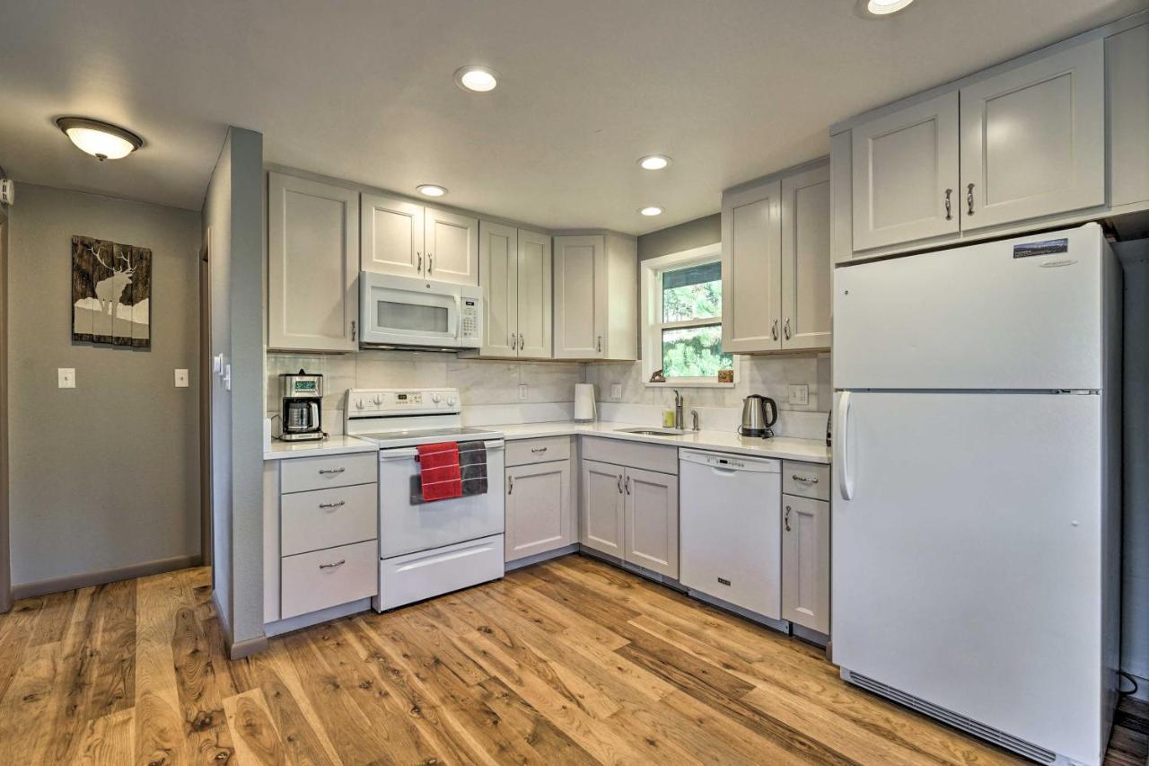 Luxe Updated With Grill And Hot Tub 4 Mi To Rmnp Holiday home