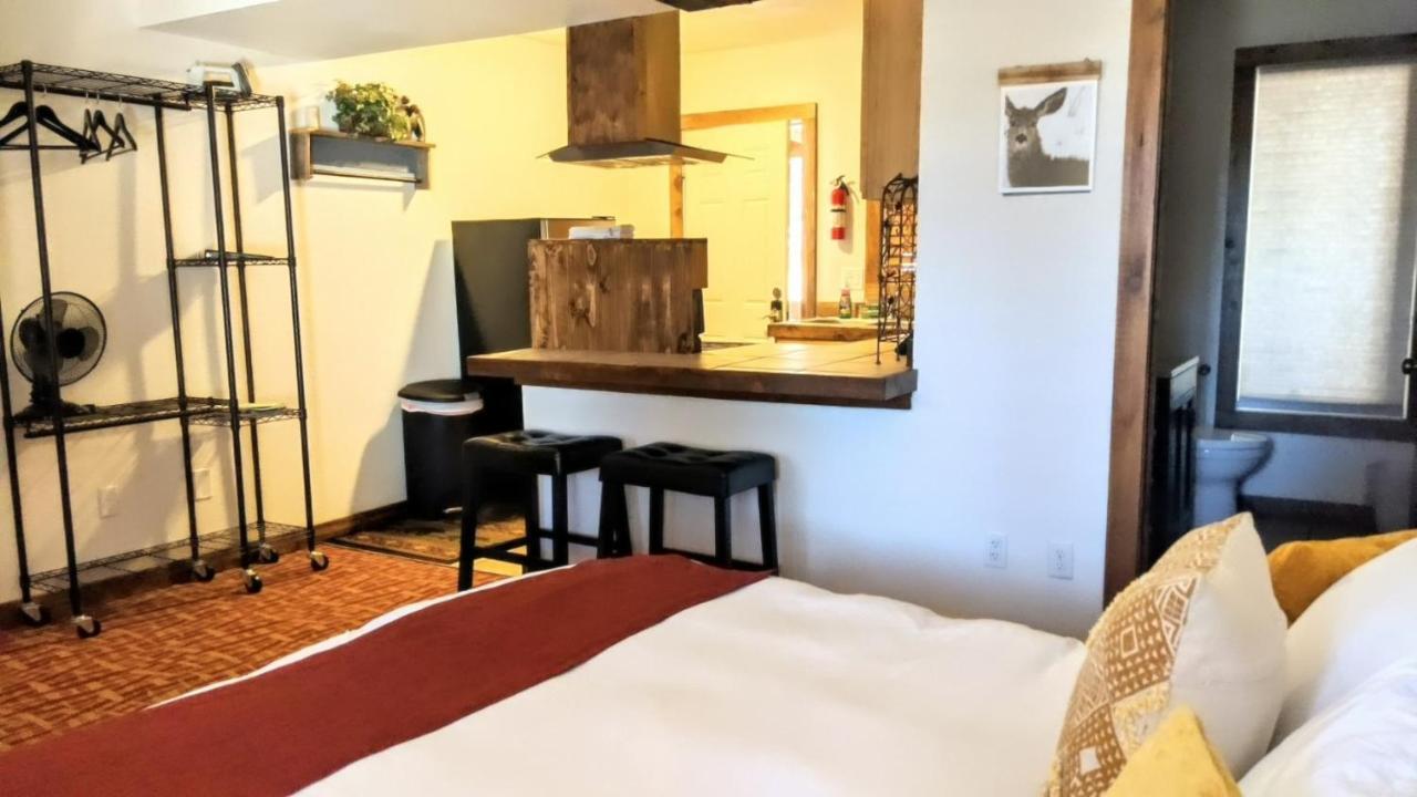 Mountain Falls Lodge