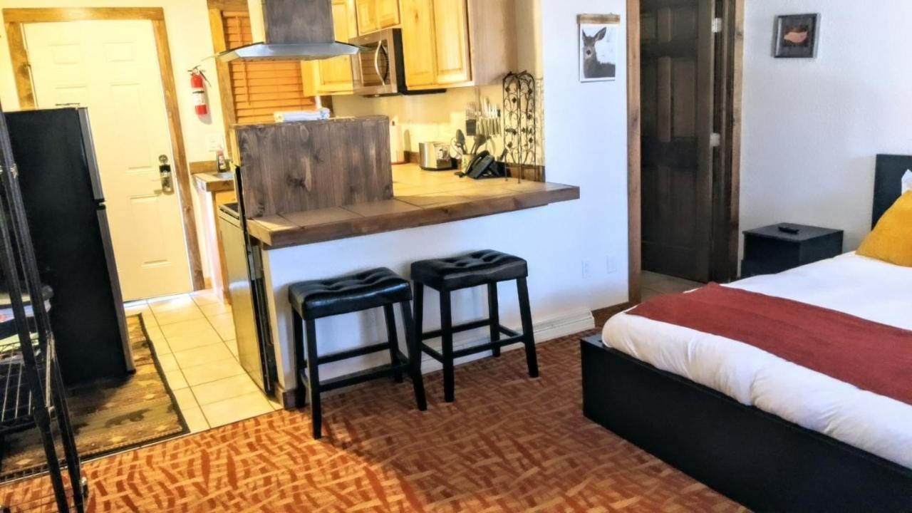 Mountain Falls Lodge *