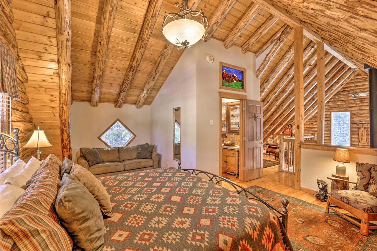 Rustic With Private Hot Tub
