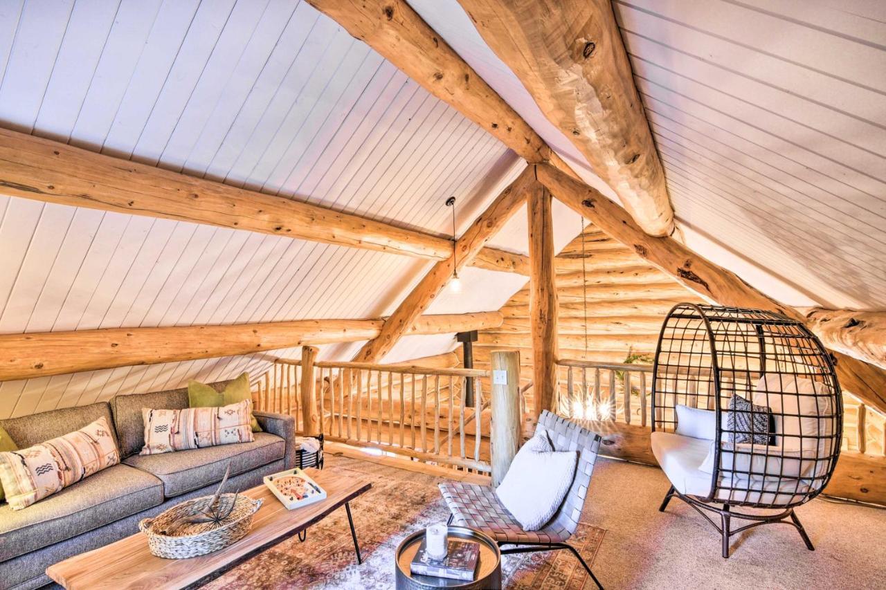 Holiday home Remodeled Log Cabin With Sauna And Loft!