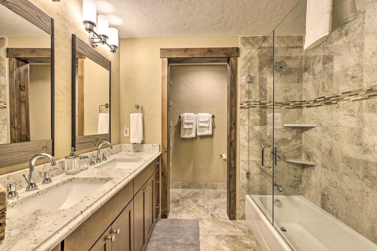 Luxe With 3 Fireplaces And View! Holiday home Breckenridge