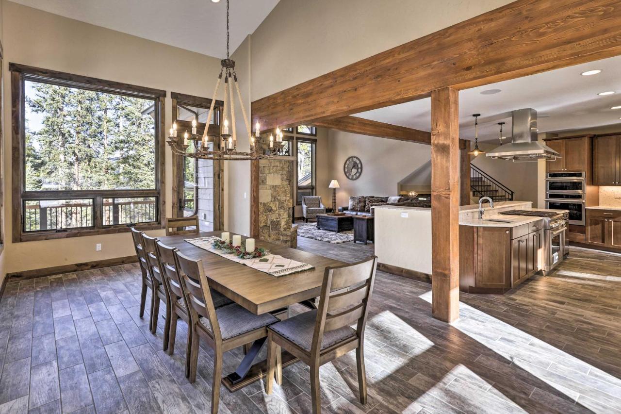 Luxe With 3 Fireplaces And View! Holiday home *