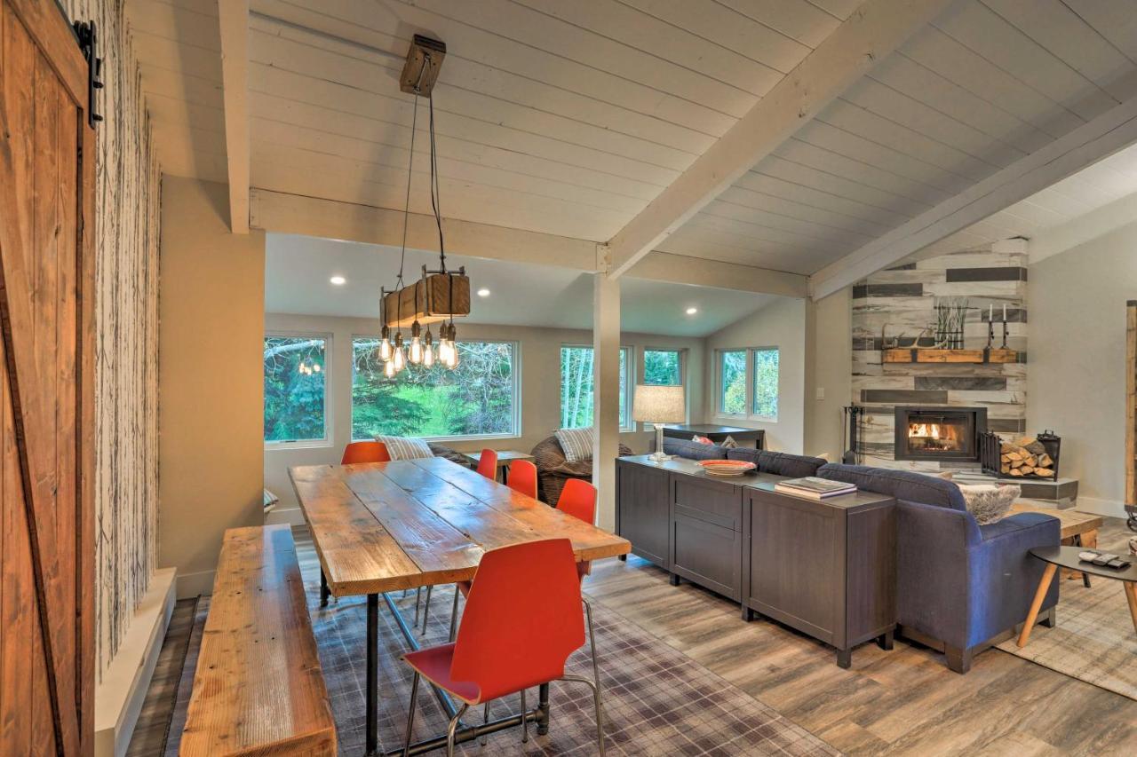 Holiday home Modern Mountain Escape On Golf Course With Hot Tub! *