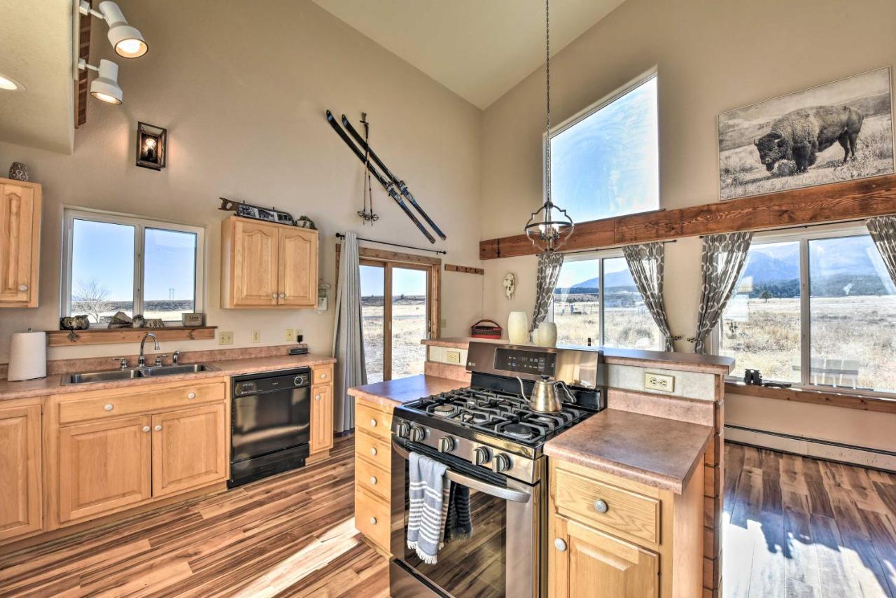 Getaway With Collegiate Peak Views! Holiday home Nathrop