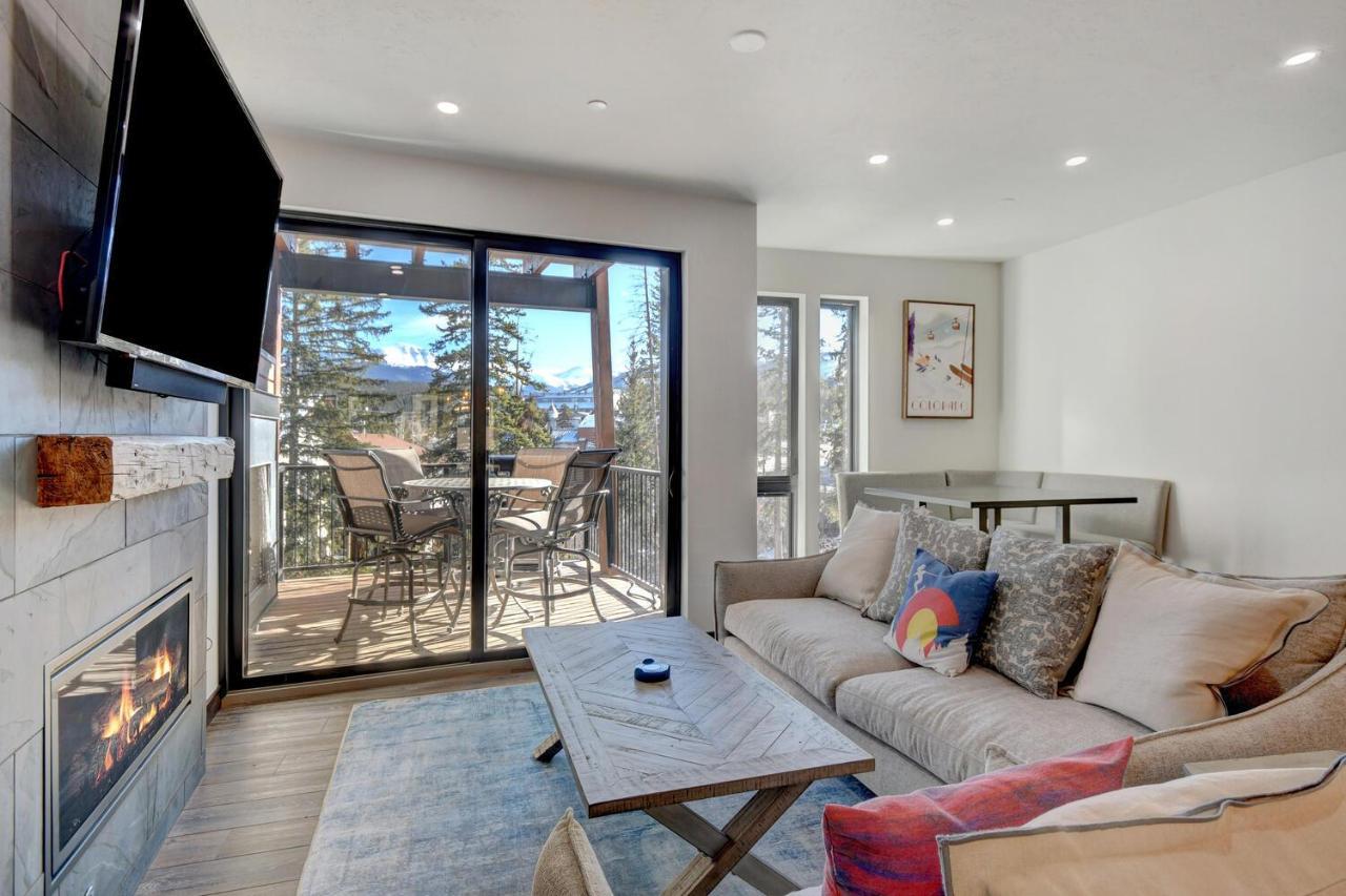 Riverfront Luxury Villa: Hot Tub, Views & Free Activities Holiday home *