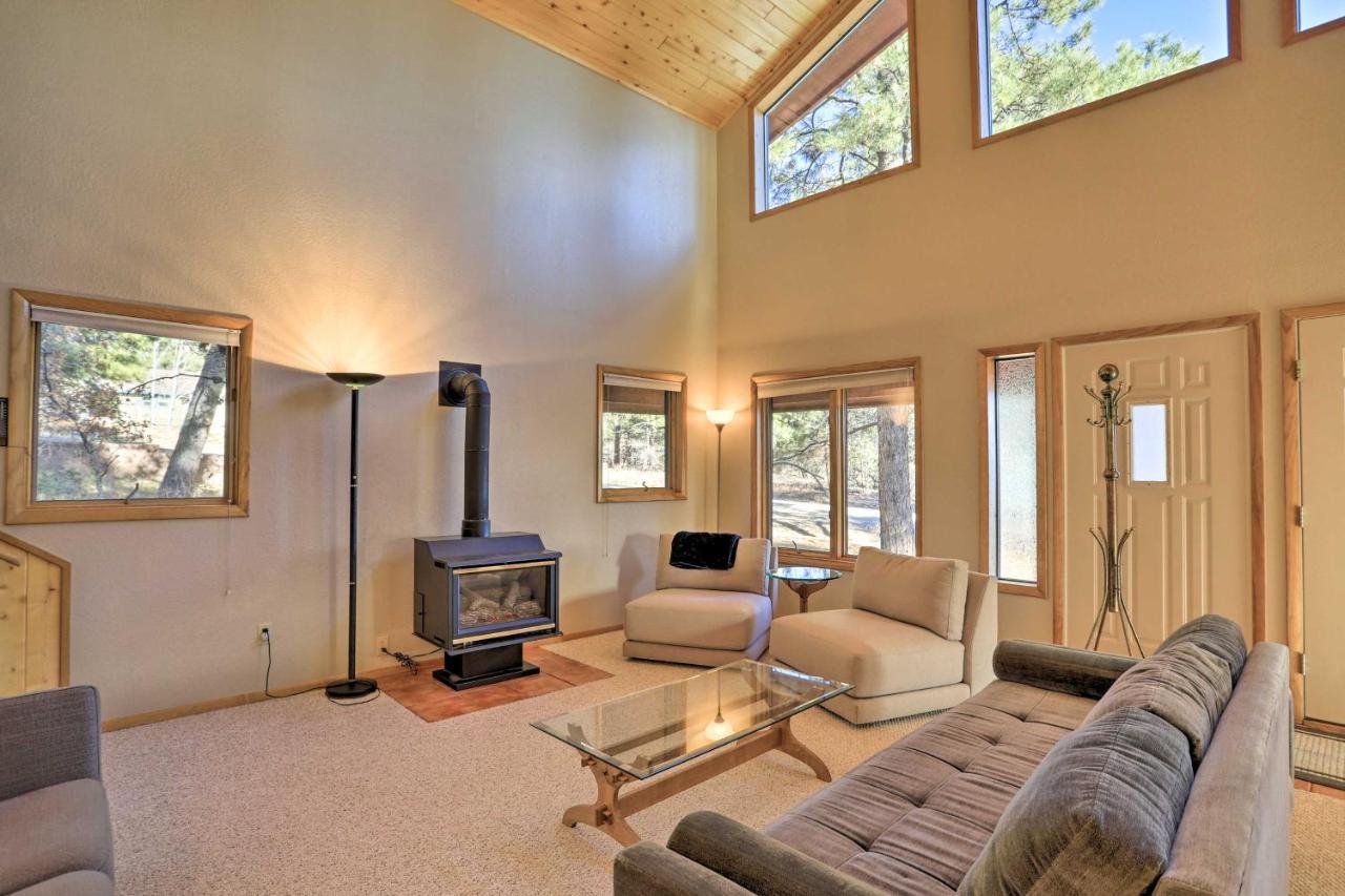 Pagosa Lakes Mountain Hideout With Community Perks! Holiday home
