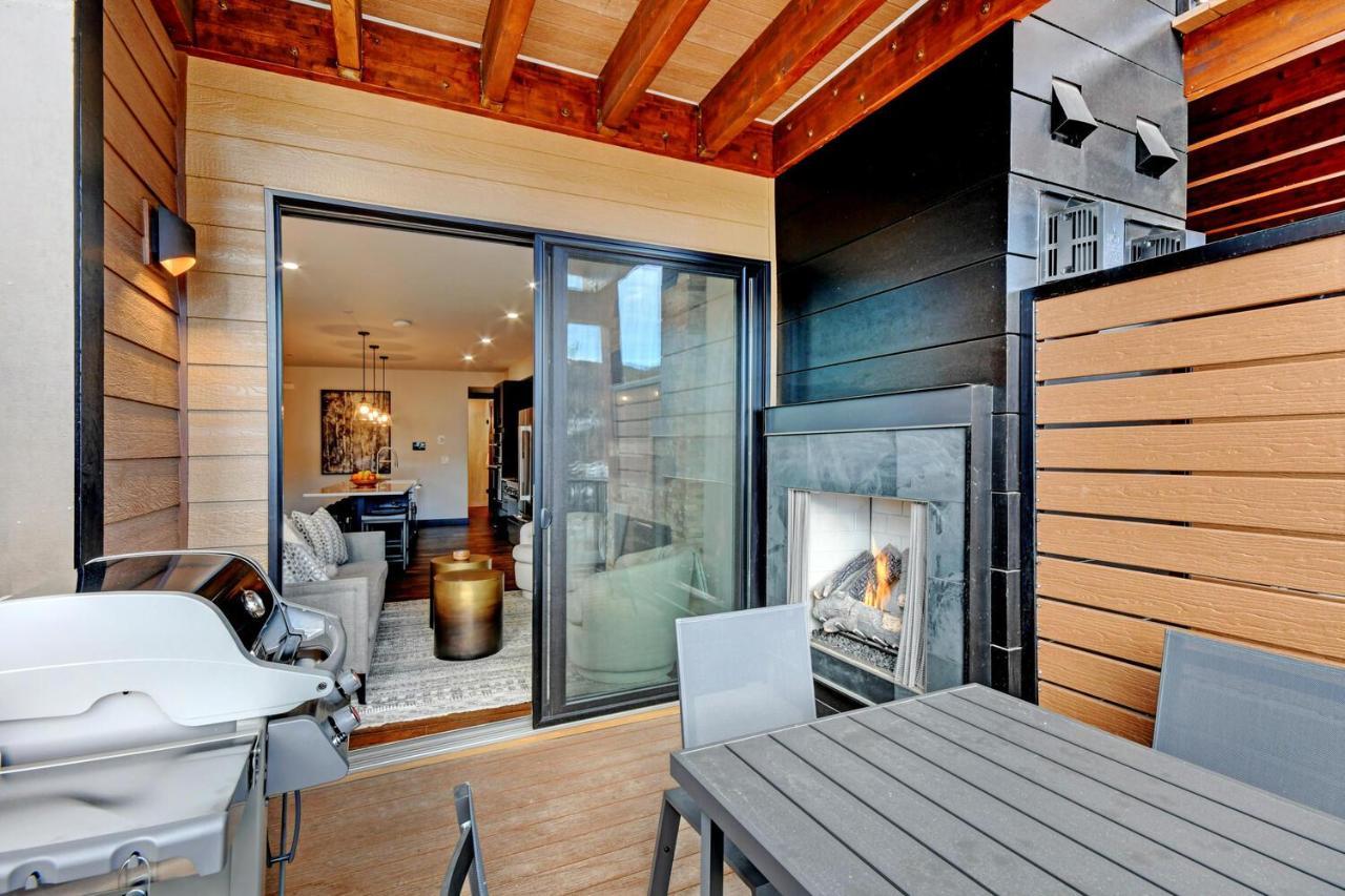 Riverside Luxury Villa: Hot Tub, Views & Free Activities Holiday home Winter Park