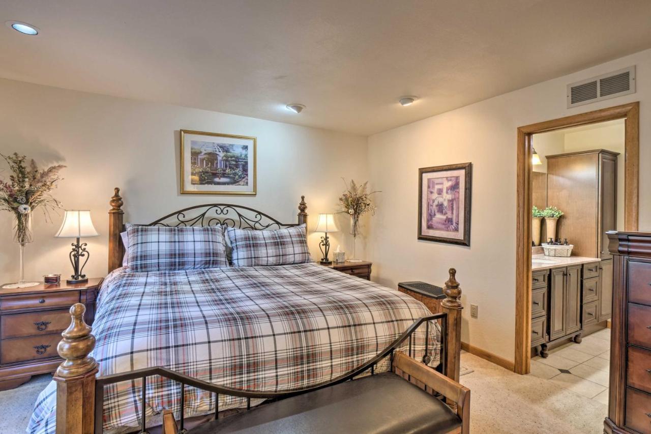 Expansive Mountain Retreat With Views Of Pikes Peak! Holiday home Woodland Park