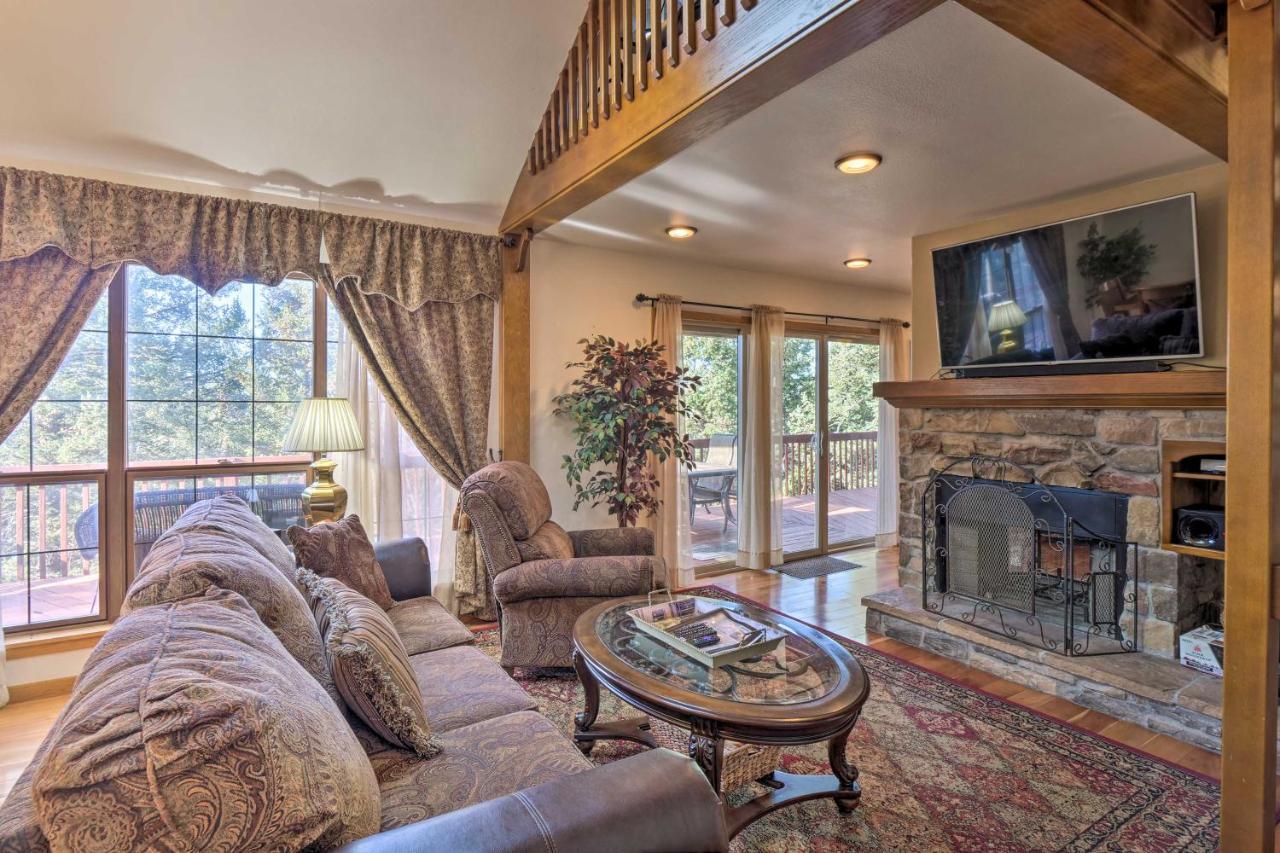 Expansive Mountain Retreat With Views Of Pikes Peak! Holiday home Woodland Park