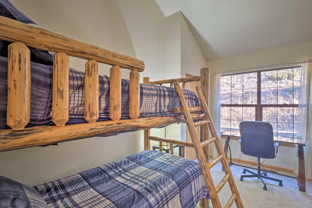 Expansive Mountain Retreat With Views Of Pikes Peak! Holiday home Woodland Park