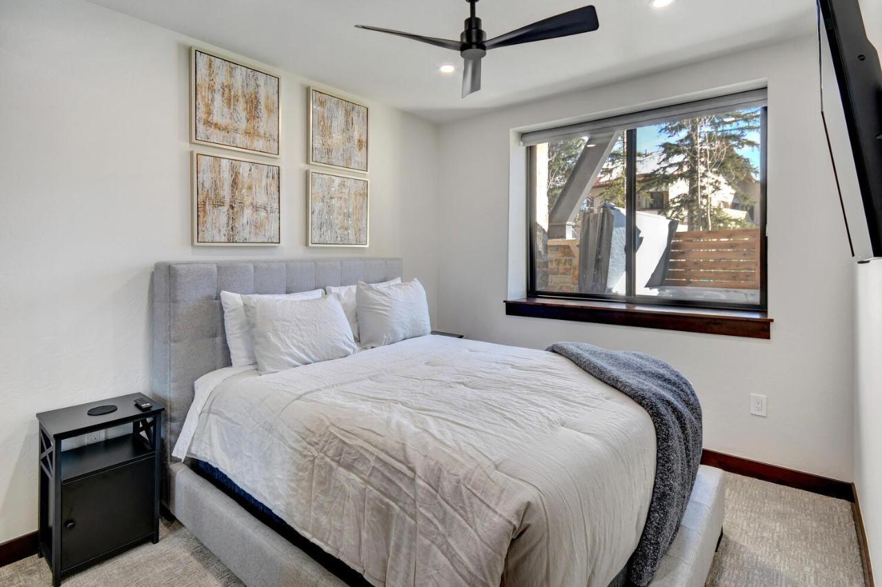 Riverfront Luxury Villa: Hot Tub, Views & Free Activities Winter Park