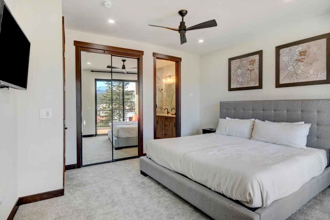 Holiday home Riverfront Luxury Villa: Hot Tub, Views & Free Activities