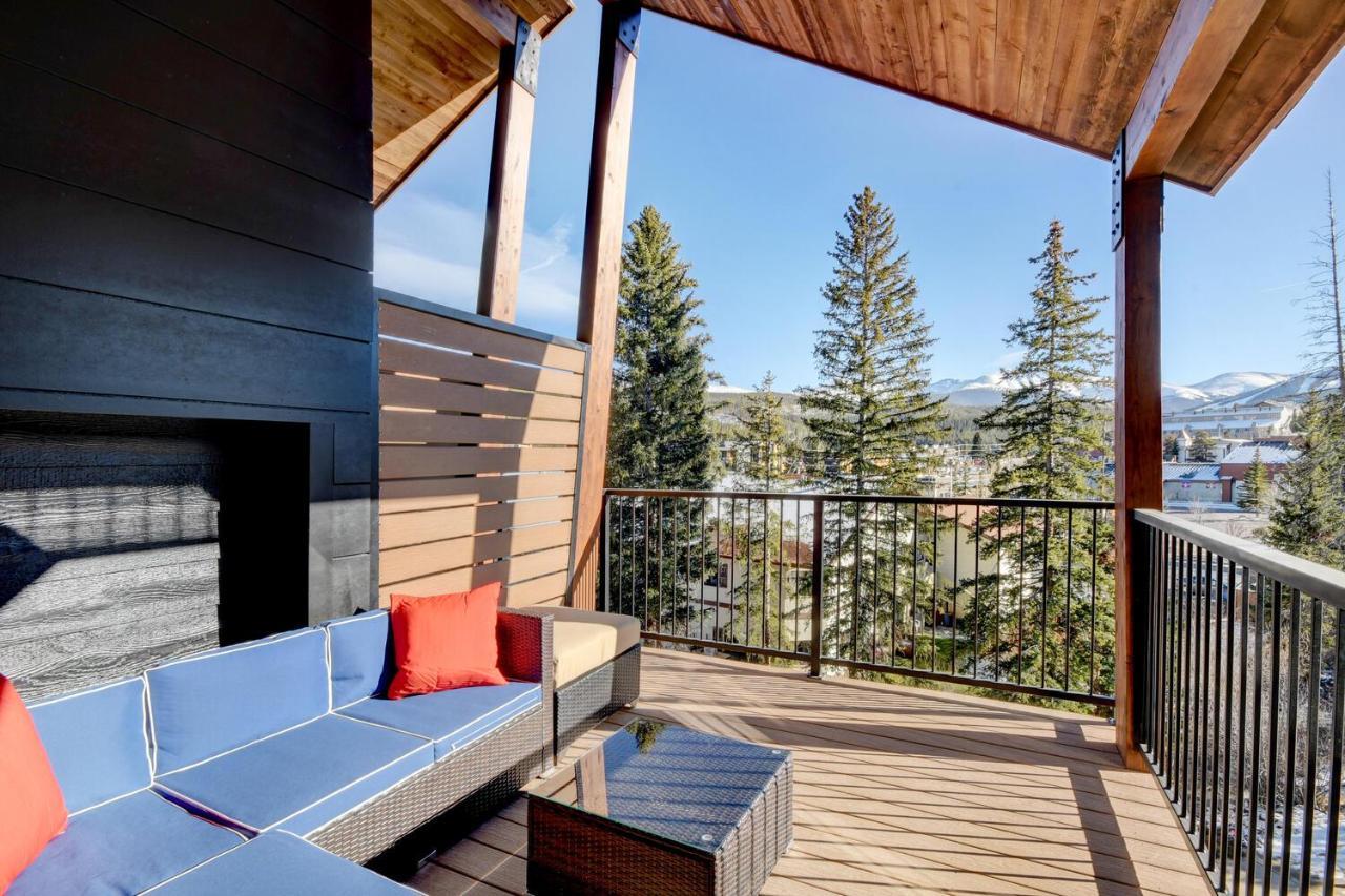 Riverfront Luxury Villa: Hot Tub, Views & Free Activities Holiday home Winter Park