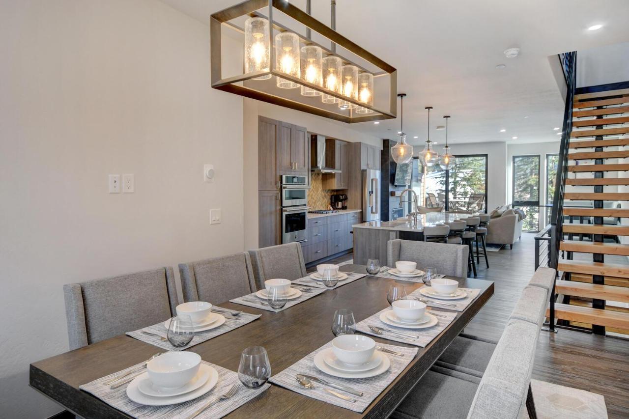 Riverfront Luxury Villa: Hot Tub, Views & Free Activities * Winter Park