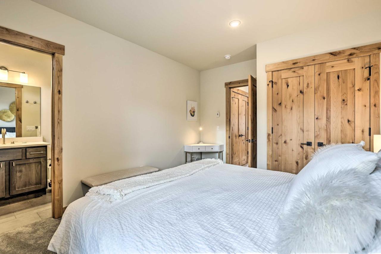 Luxurious With Patio On-site! Holiday home