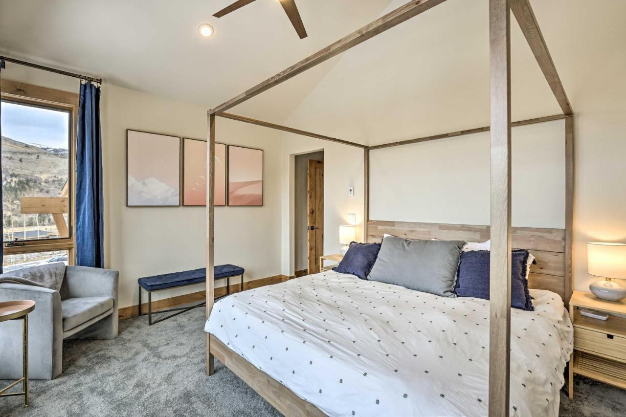 Luxurious With Patio On-site! *