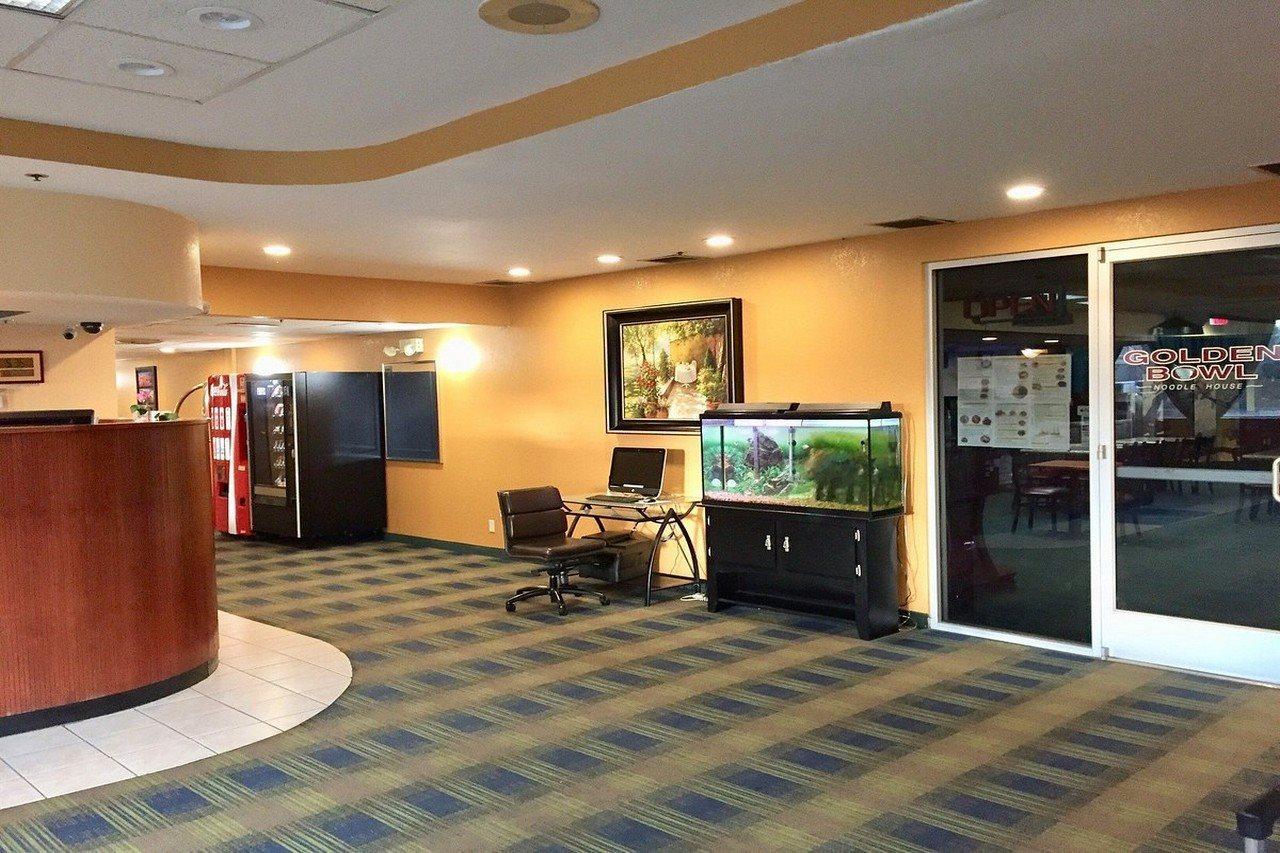 Howard Johnson By Wyndham Denver West 2*