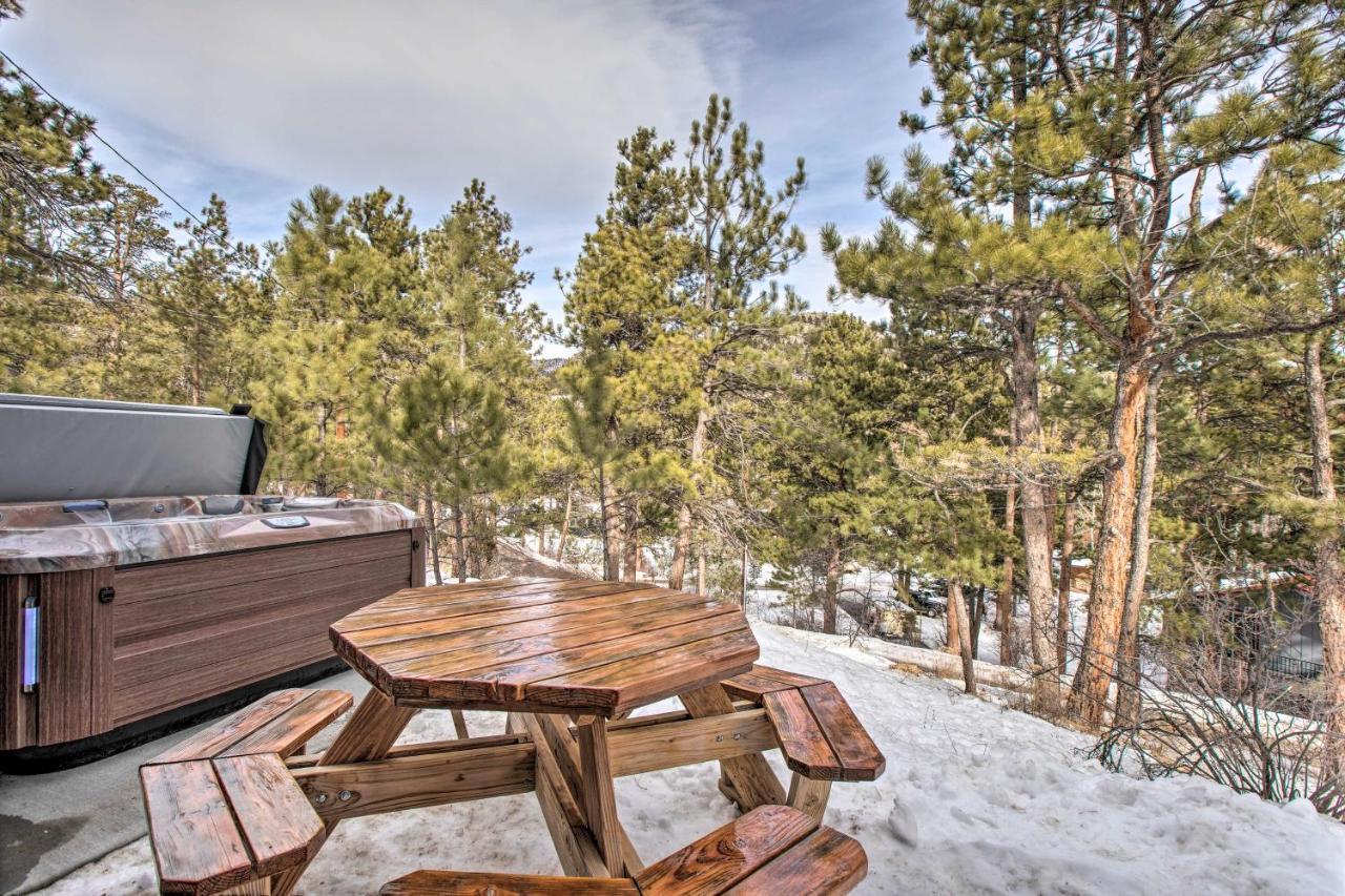 Luxe Updated With Grill And Hot Tub 4 Mi To Rmnp Holiday home *