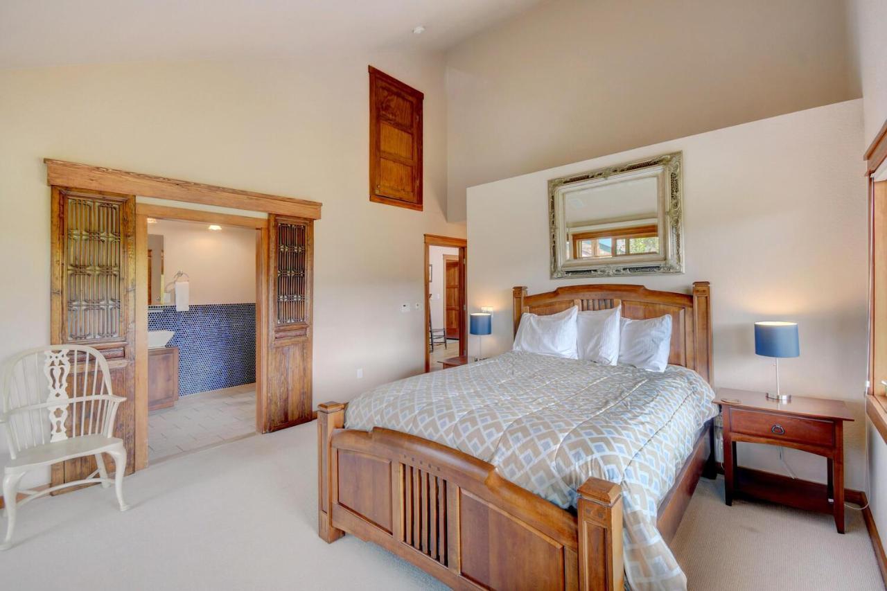 Luxury Penthouse: Spectacular Views & Activity Perks Winter Park