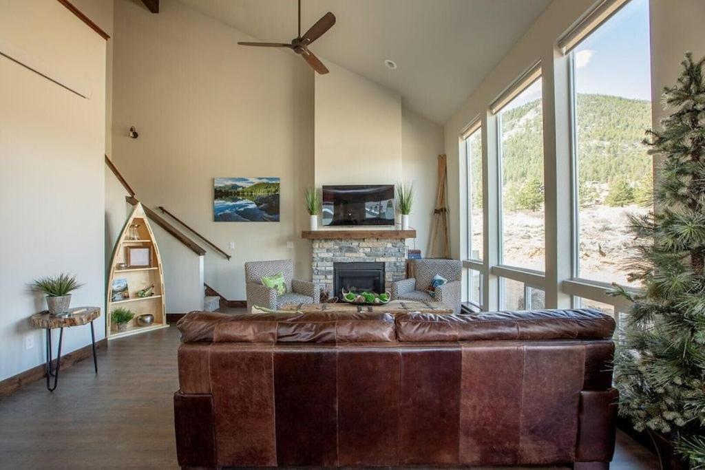 The Getaway,hot Tub, Ac, 2miles From Rmnp Apartment *